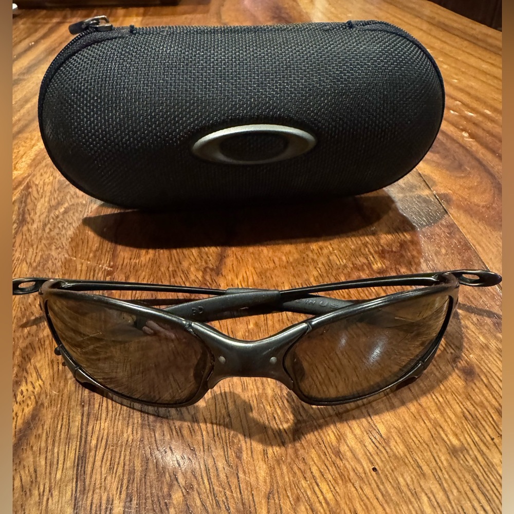 Oakley Juliet Sunglasses black frames